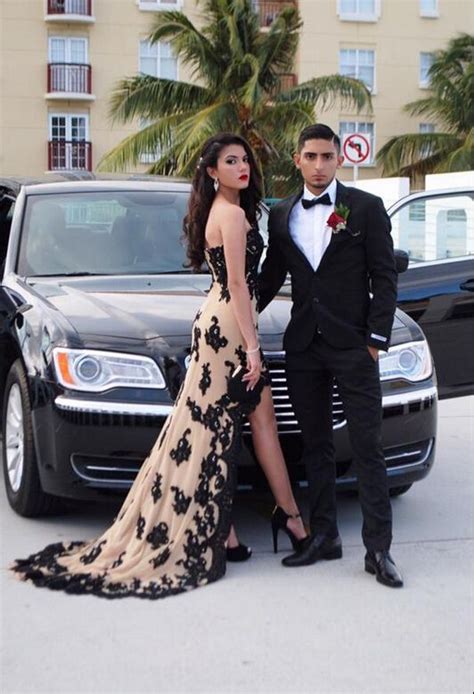 Cute Strapless Long Gown Prom Outfit Ideas For Couples | Prom Outfit ...