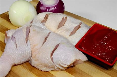 Coxa e sobrecoxa de frango diferente uma receita deliciosa e fácil de