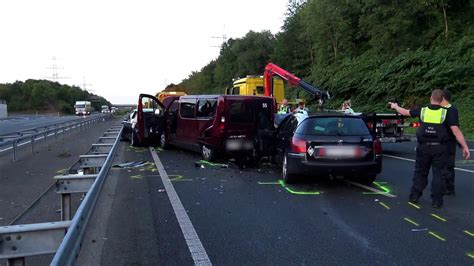 Schwerer Unfall Auf Der Autobahn A1 Bei Schwerte 15 Verletzte