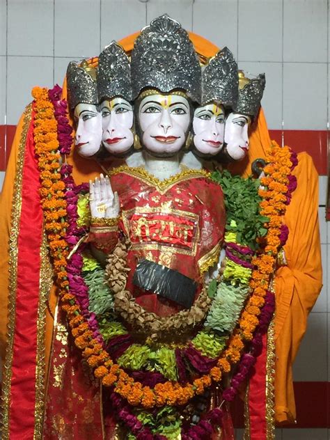 हनुमान जयंती पर लखनऊ में घरों में हुआ सुंदरकांड पाठ मंदिरों में