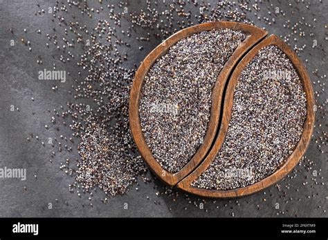 Organic Poppy Seeds Papaver Somniferum Stock Photo Alamy