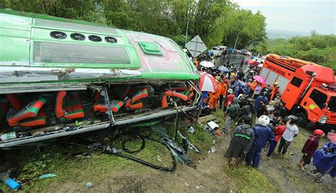 Kemenhub Dan KNKT Investigasi Kecelakaan Bus Tabrak Tebing Di Bukit