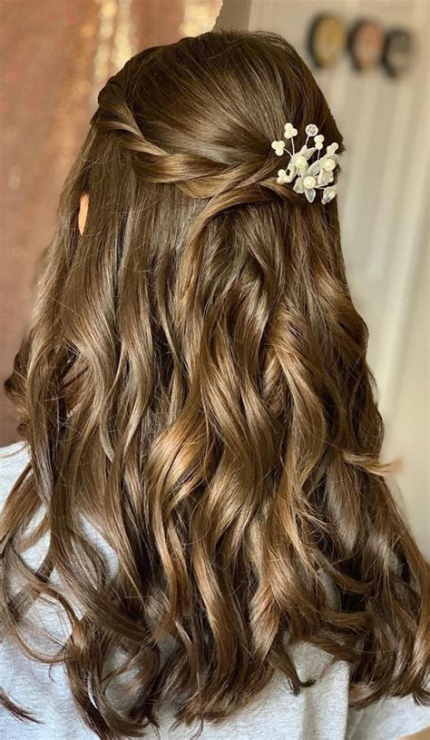 Half Up Half Down Wedding Hairstyles That Re Chic And Versatile Soft