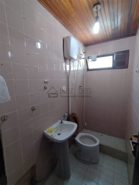 CASA EM CONDOMÍNIO A 2 MINUTOS DO CENTRO Imobiliária Cabo Frio RJ