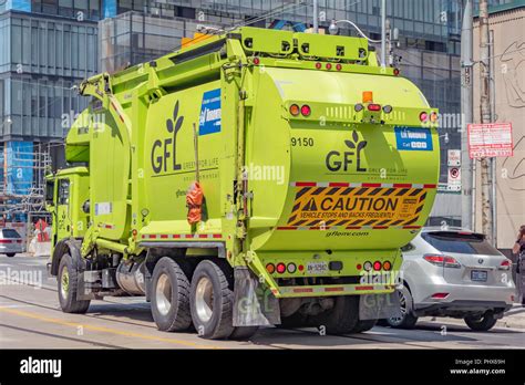 Waste Management Garbage Truck Hi Res Stock Photography And Images Alamy