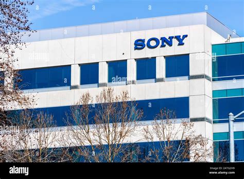 Consumer video equipment manufacturing hi-res stock photography and ...