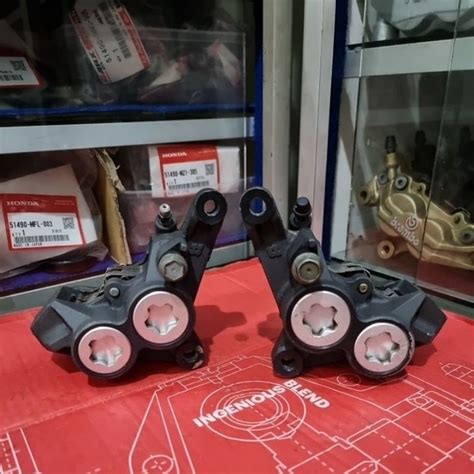 Jual Kaliper Depan Yamaha YZF R1 R6 FZ Fazer 600 Kiri Kanan Axial Merk