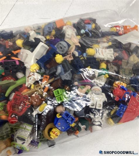 Lot Of Lego Multicolor Plastic Dungeons Nougat Pig Torso Viktor Krum