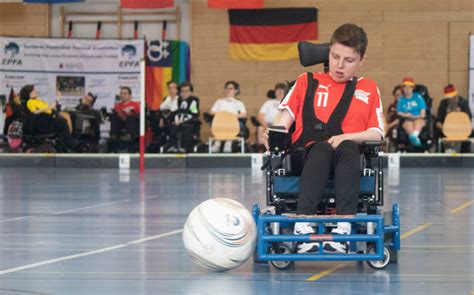 E Rolli Fußball Historischer Triumph in Deutschland