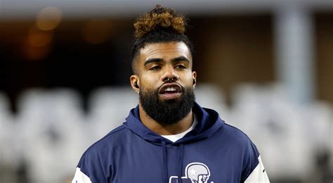 Ezekiel Elliott Projected To Sign Low Deal With Afc Contender