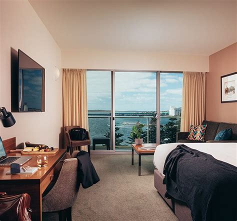 Luxury Accommodation with with Ocean Views I Port Lincoln Hotel