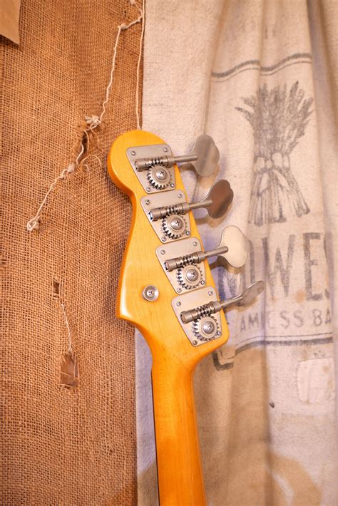 1998 Fender 62 Reissue Jazz Bass Mij Olympic White Guitars Bass
