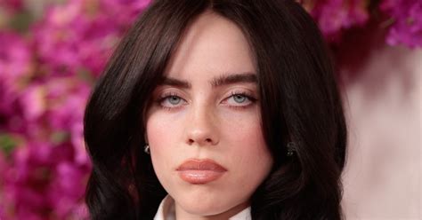 Left Sitting Billie Eilish Experienced Some Crazy Ghosting Krone At