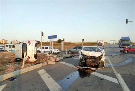 Son dakika haber Kırmızı ışık ihlali kazaya neden oldu 2 yaralı