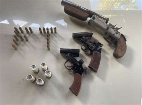 Três Armas De Fogo São Apreendidas E Dupla é Capturada Em Ação Da Pmce