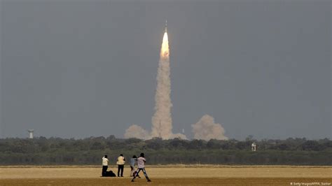 India Launches Mini Space Shuttle Dw 05232016