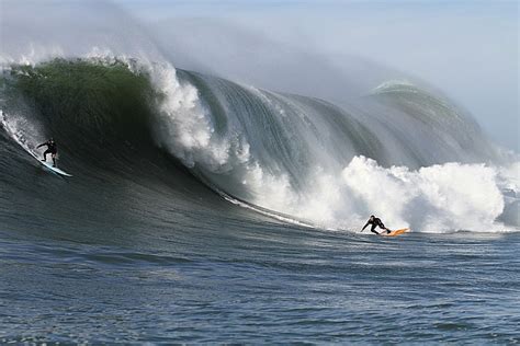 Mavericks Surf Competition Next Tuesday?: SFist