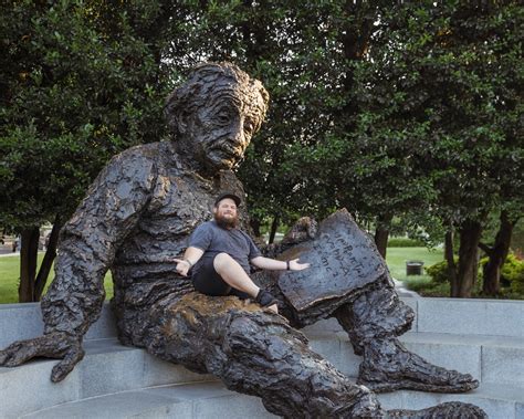 Albert Einstein Memorial: Washington DC Guide & Photos