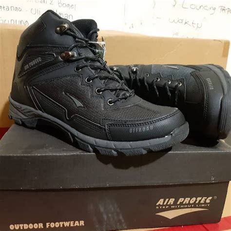 Jual SEPATU GUNUNG ADVENTURE AIR PROTEC OFFROAD ALL BLACK PRIA DAN