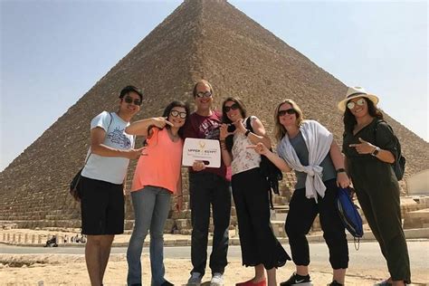 Private Tour Giza Pyramids Sphinx Memphis Sakkara Cairo