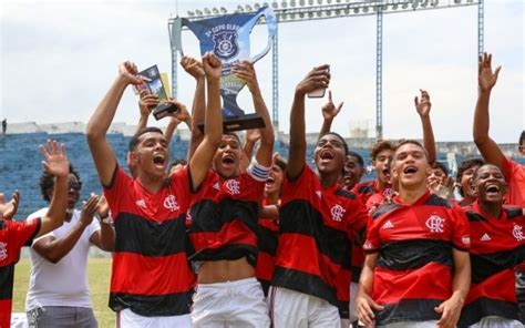 É campeão Time sub 16 do Flamengo vence o Vasco e conquista a Copa