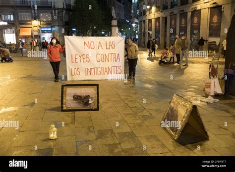 Acci N No Violenta C Rculo De Silencio En La Puerta Del Sol Madrid