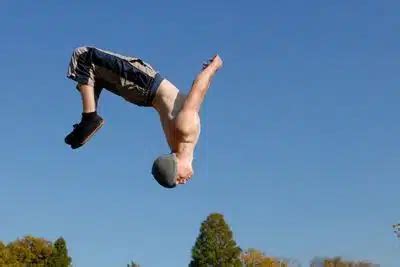 How to Frontflip & Backflip on a Trampoline? Step-by-Step Guidelines ...