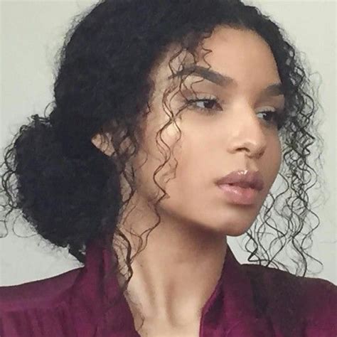 pinterest : @ вσηνtα ☪ | Light skin girls, Beauty, Hair styles