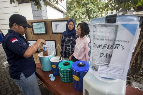 Kampanye Pengurangan Sampah Plastik Antara Foto