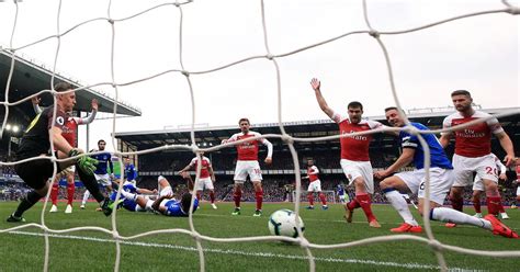 Everton Arsenal Five Talking Points As Gunners Top Four Hopes