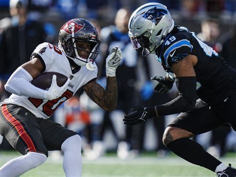 Buccaneers Clinch Nfc South Title With 9 0 Win Over Panthers Toronto Sun