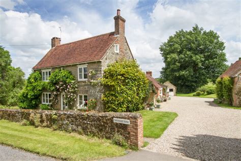 10 of the Most Charming Farmhouses in the UK - Country and Town House