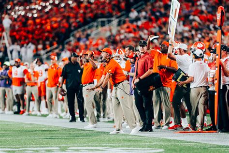 Clemson Tops Iowa State 20 13 To Win Cheez It Bowl Clemson Tigers