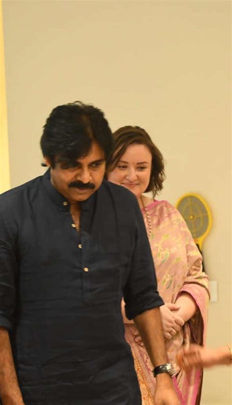 Pic An Answer To Pawan And Anna S Divorce Rumors