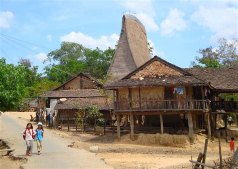 Jarai and Bahnar Tribes | Pleiku Attractions | Viet Holiday Travel