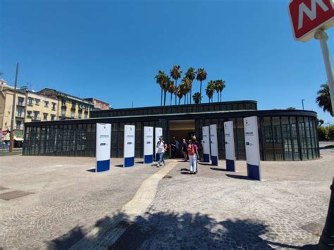 Linea Della Metropolitana Di Napoli La Classifica Delle Stazioni