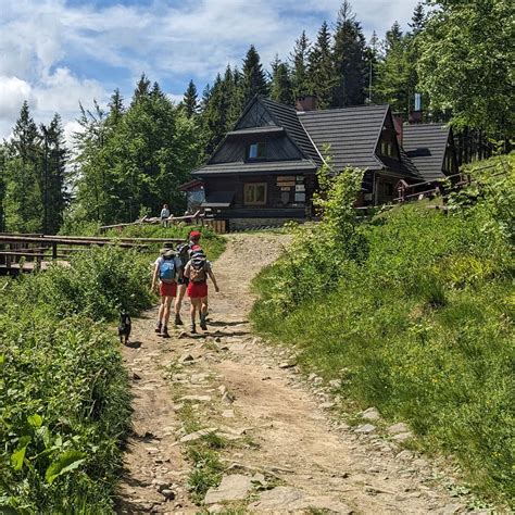 Schronisko Pttk Na Hali Krupowej Szlaki Widoki Ciekawostki