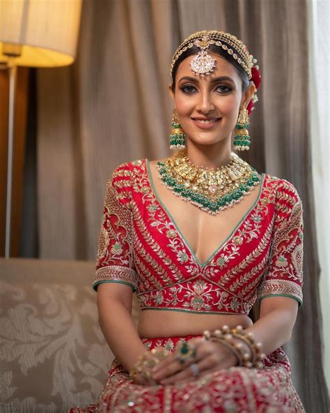 Deep Plunging Neckline Shaadiwish