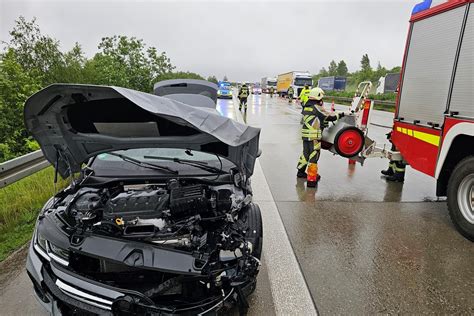 Unfälle wegen Aquaplaning haben auf der A4 bei Hohenstein Ernstthal für