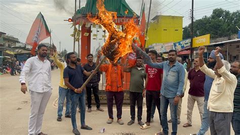 भाजपा एवं भाजयूमो के युवाओं ने प्रदेश की कांग्रेस सरकार के विरोध में जम