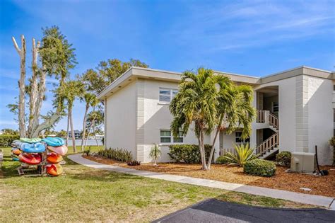 6300 Flotilla Dr 84 Holmes Beach Fl 34217 Mls A4599088 Redfin