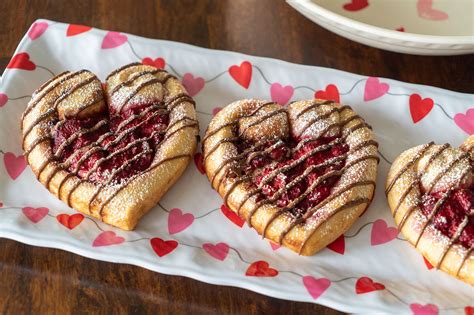 Heart Shaped Raspberry Cinnamon Rolls Rhodes Bake N Serv