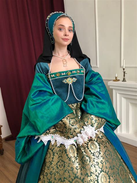 Designer Dress In Anne Boleyn Style Renaissance Fair Costume Etsy Uk