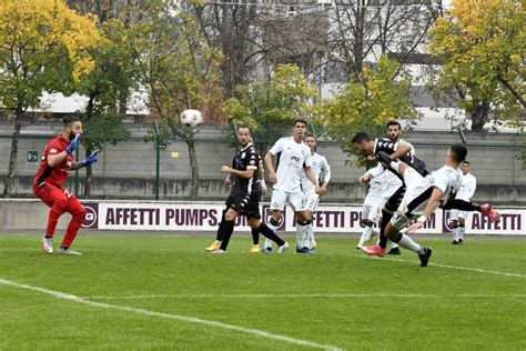 Tornano I Tre Punti Il Desenzano Calvina Batte A La Castellanzese