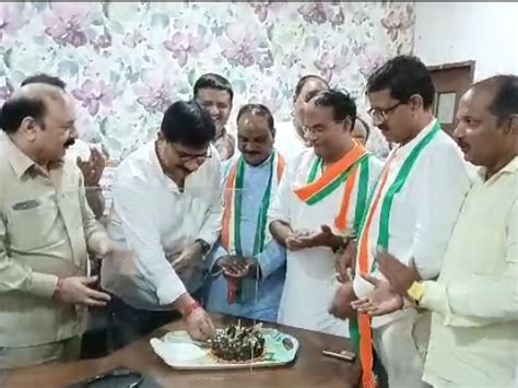 Congressmen Celebrated Rajiv Gandhi S Birth Anniversary In Rae Bareli रायबरेली में