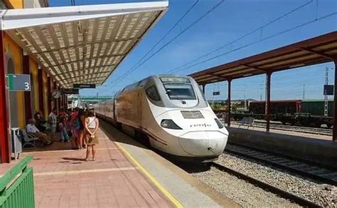 Renfe Implementa Dos Servicios Ferroviarios Nuevos De Astorga A Madrid