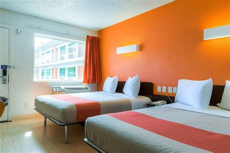 Motel 6 Las Vegas Nv Tropicana In Las Vegas Find Hotel Reviews