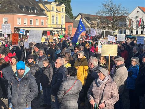 Xanten Demo Gegen Rechtsextremismus Rund Menschen Setzen Ein