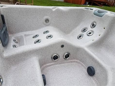 Like New Elite Spas Maax Hot Tub Hot Tub Insider