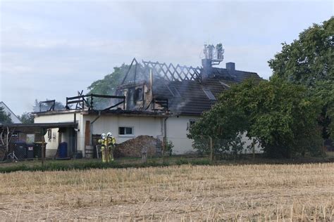 Feuerwehreinsatz In Grimma Dachstuhl Lichterloh In Flammen Feuerwehr